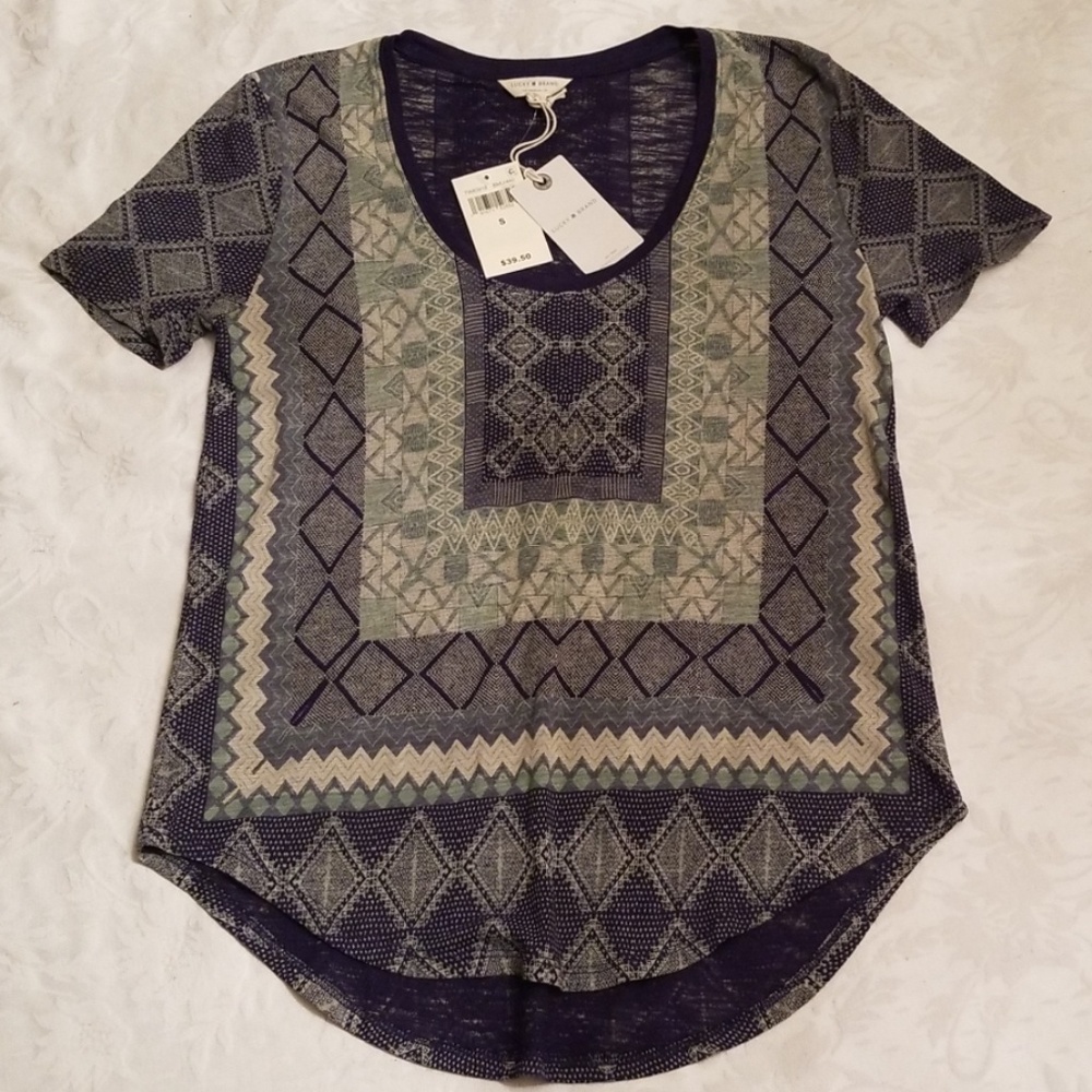 Cute Lucky Brand T-Shirt 😍